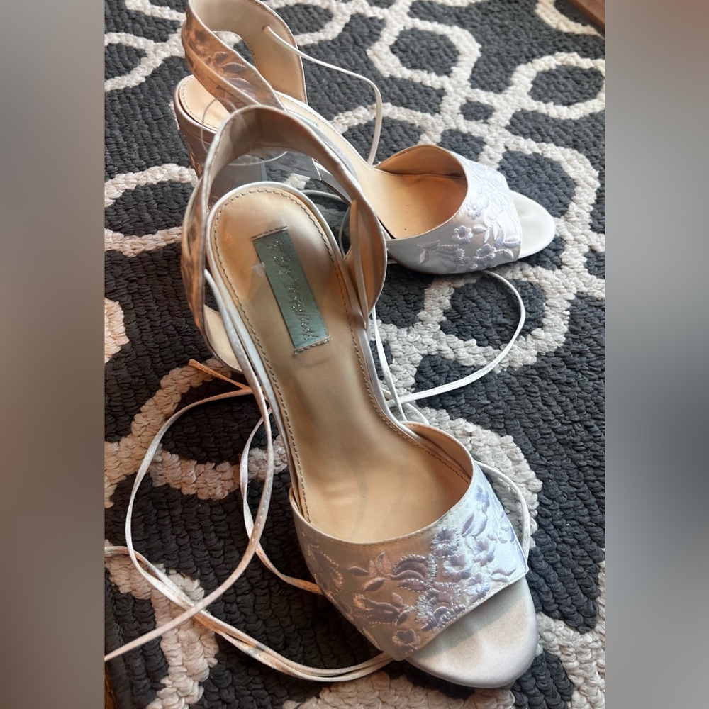 Betsey Johnson White Platform Heels Size 9